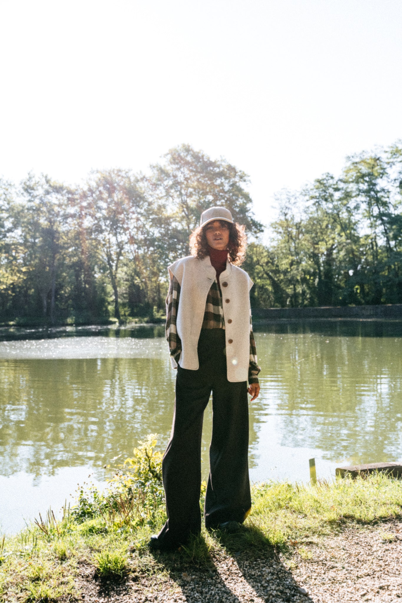 MIREIA - LIGHT