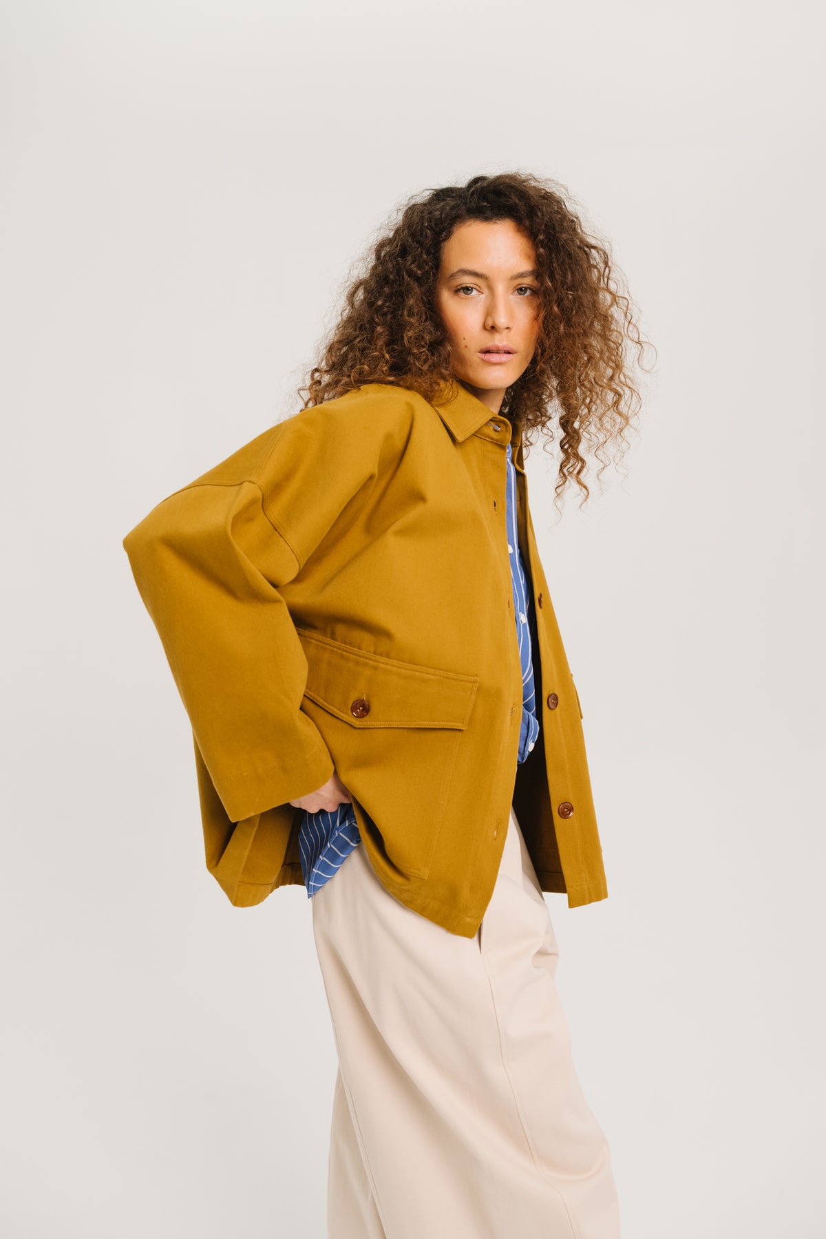 VESTE ROMANE - CURCUMA
