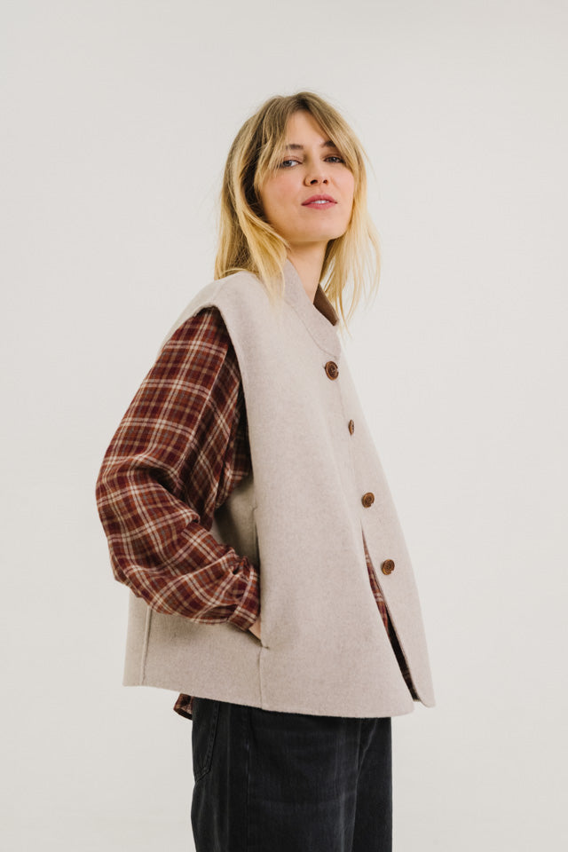 MIREIA - LIGHT