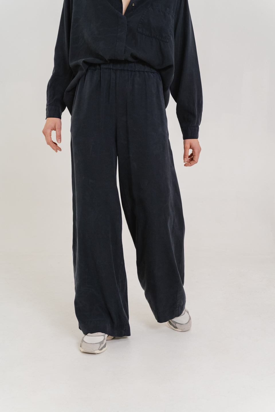 LOLA - NAVY